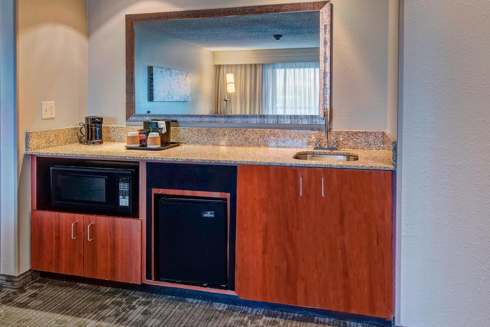 Courtyard by Marriott Alexandria 7/41