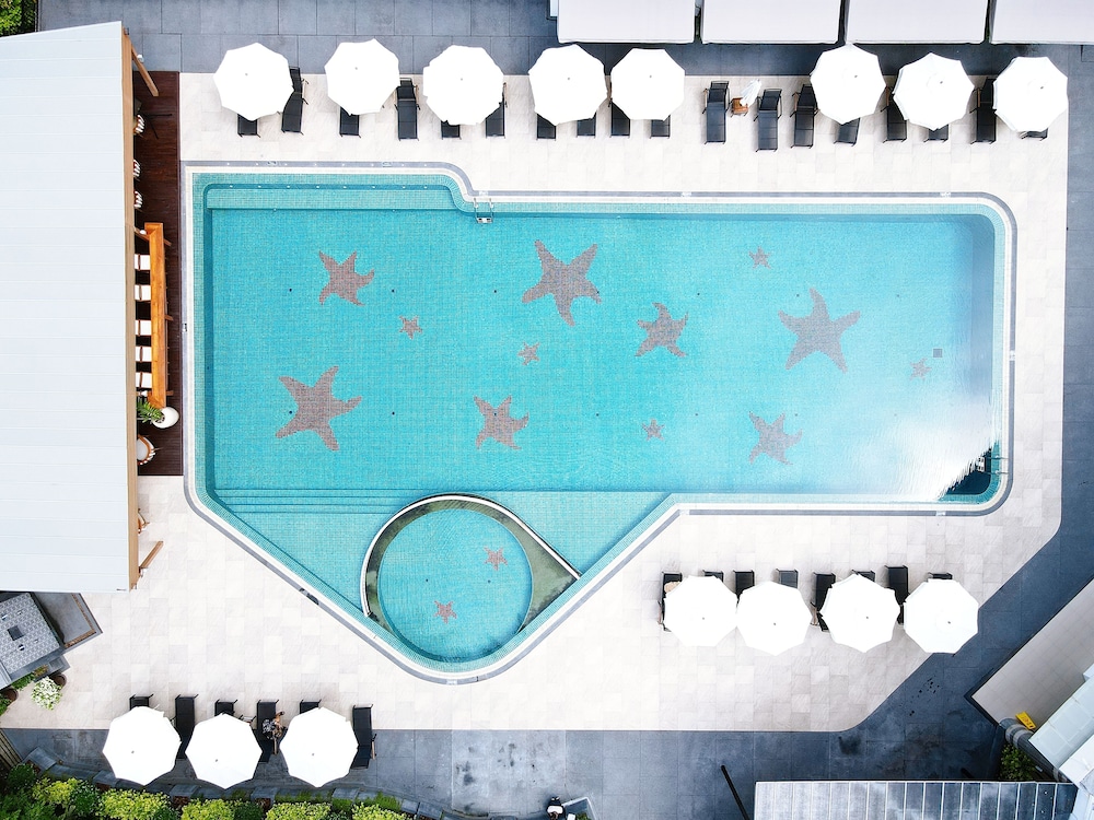 Sawaddi Patong Resort & Spa 45/75