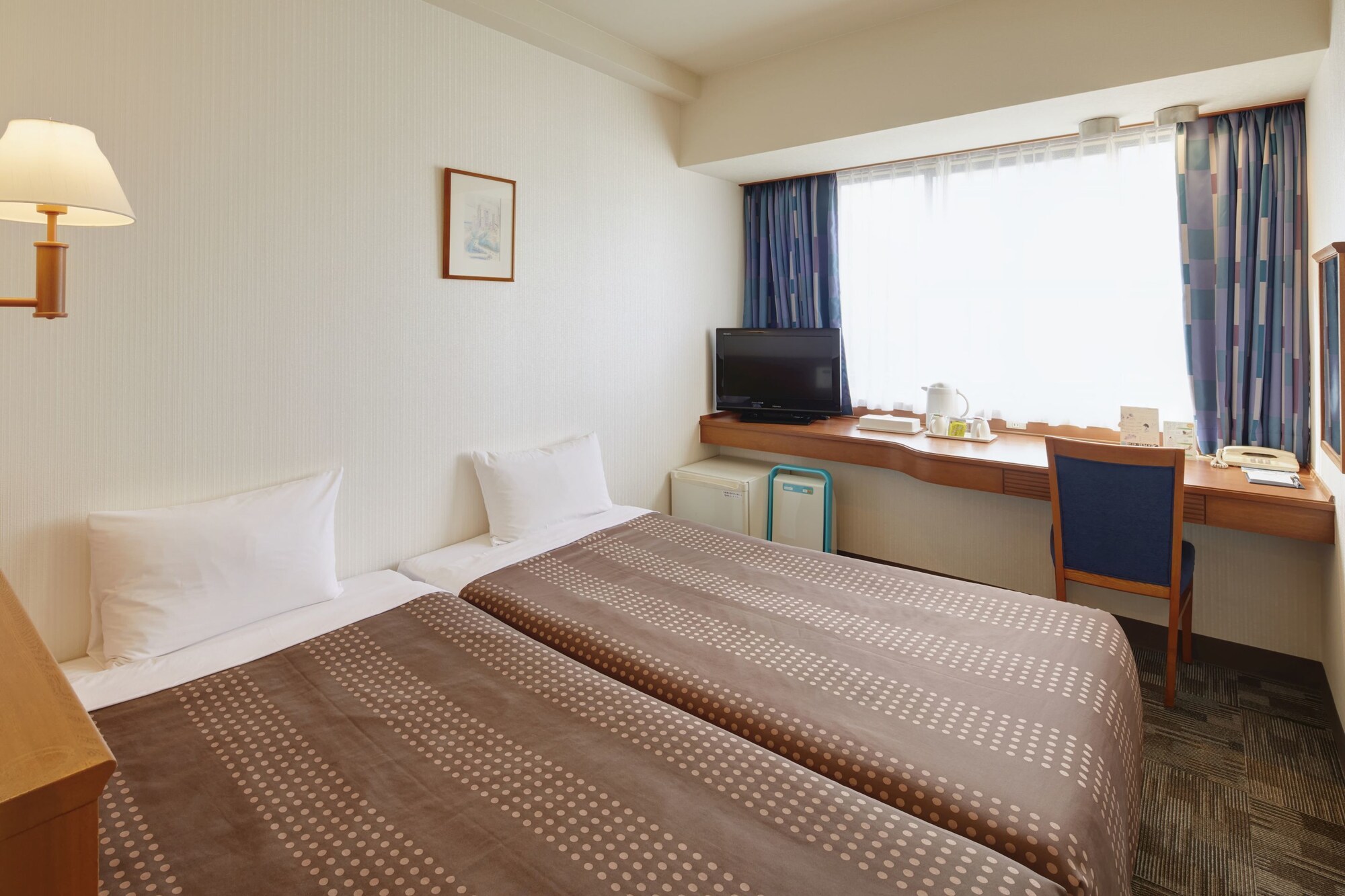ECONOMY, TWIN BEDS, SMOKING