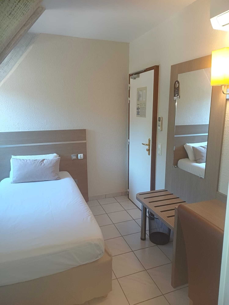 HOSTELLERIE DU CAUSSE 9/31