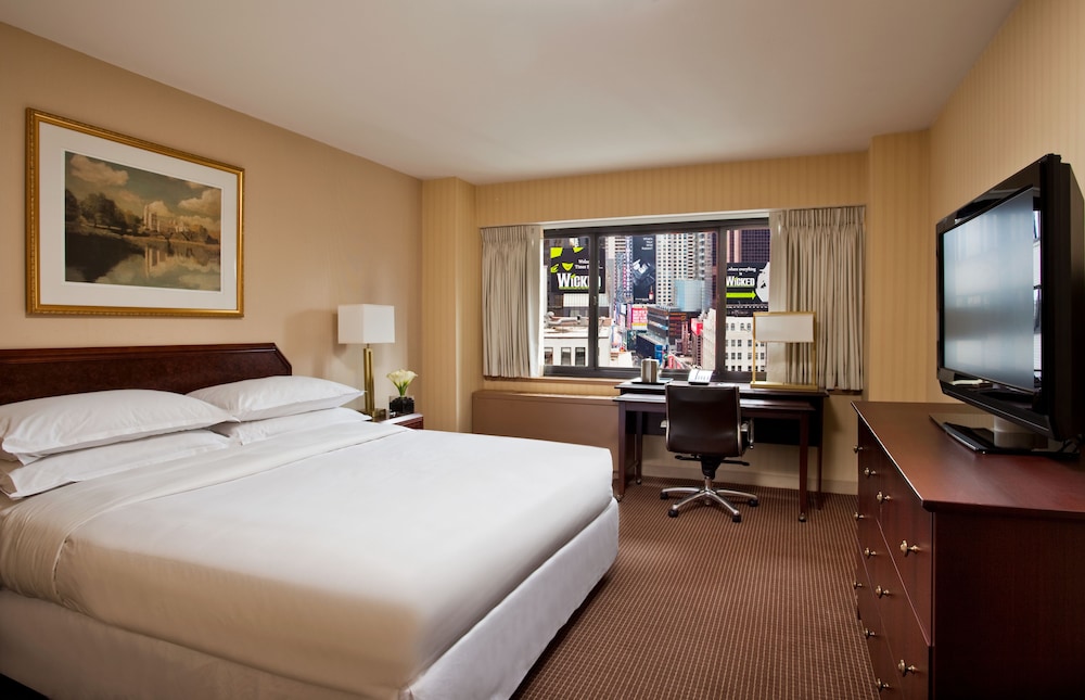 Crowne Plaza Manhattan Times Square by IHG 31/90