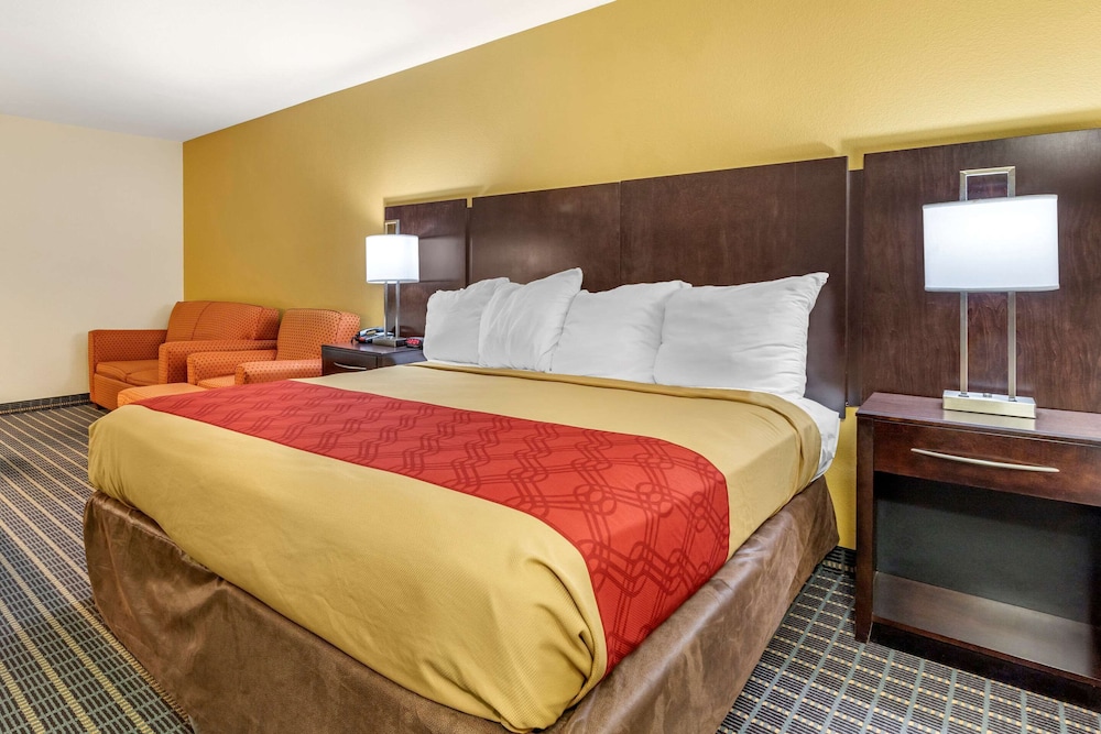 Econo Lodge Brunswick Travel Center 11/30