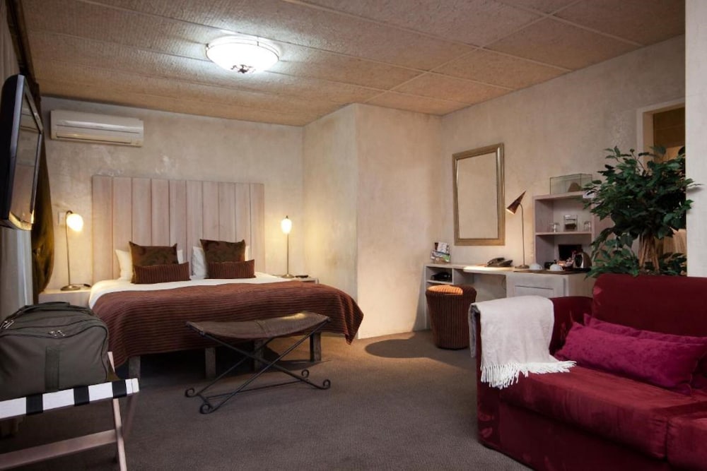 African Rock Hotel 58/76