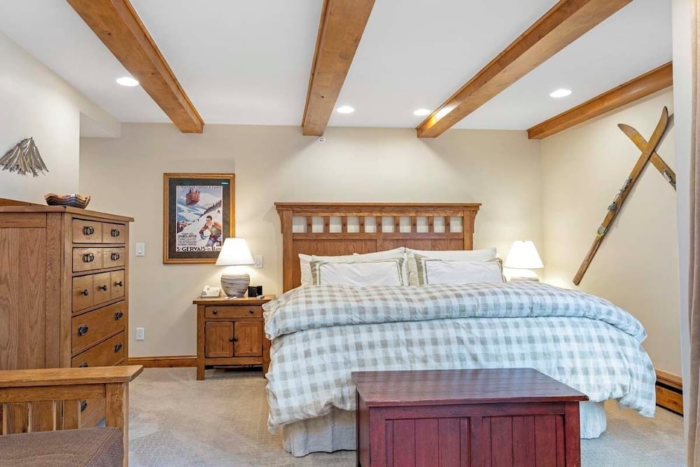 3 BEDROOMS, CONDO, DIAMOND, 3 BATHROOMS
