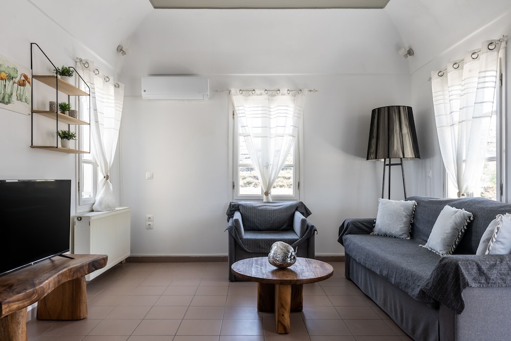 Ampelonas Executive Houses 22/47