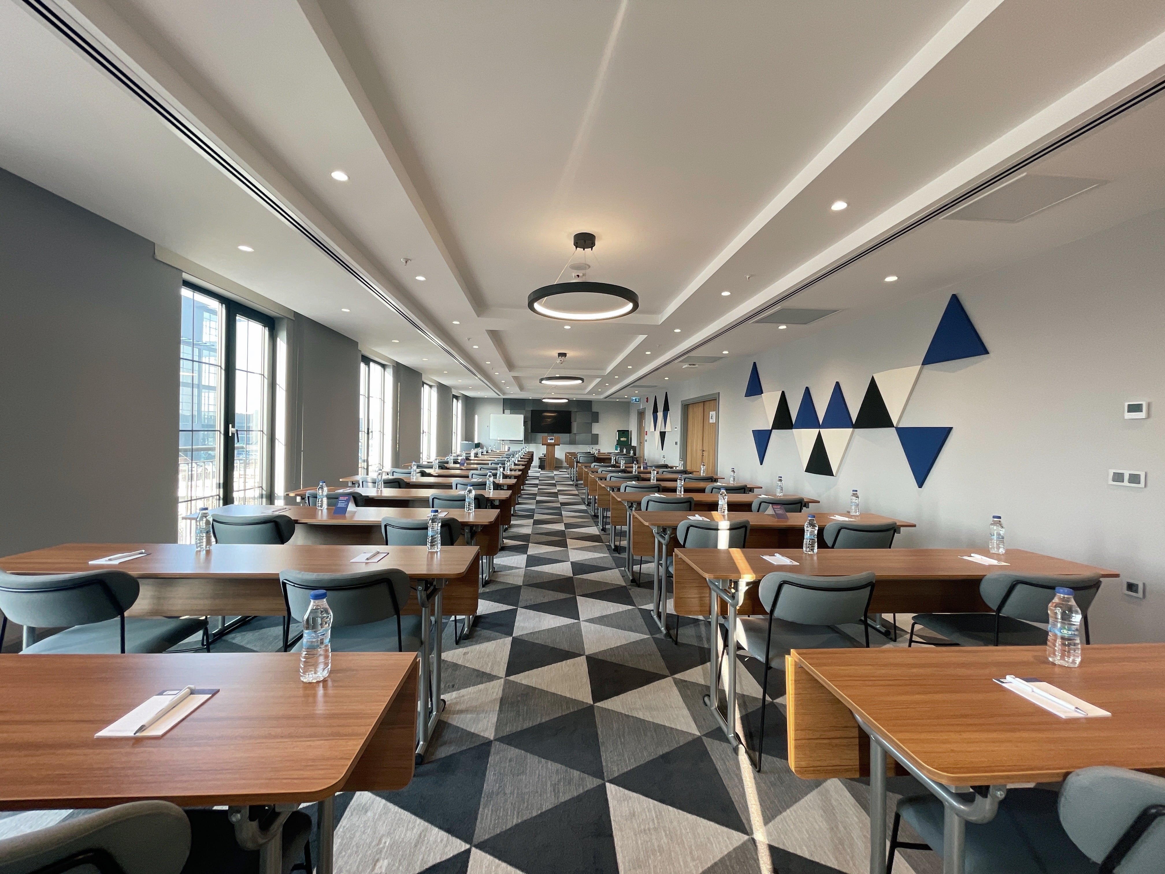 Holiday Inn Express Ankara - Airport 34/44