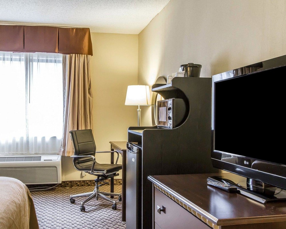 Quality Inn Macomb Near University Area 17/38