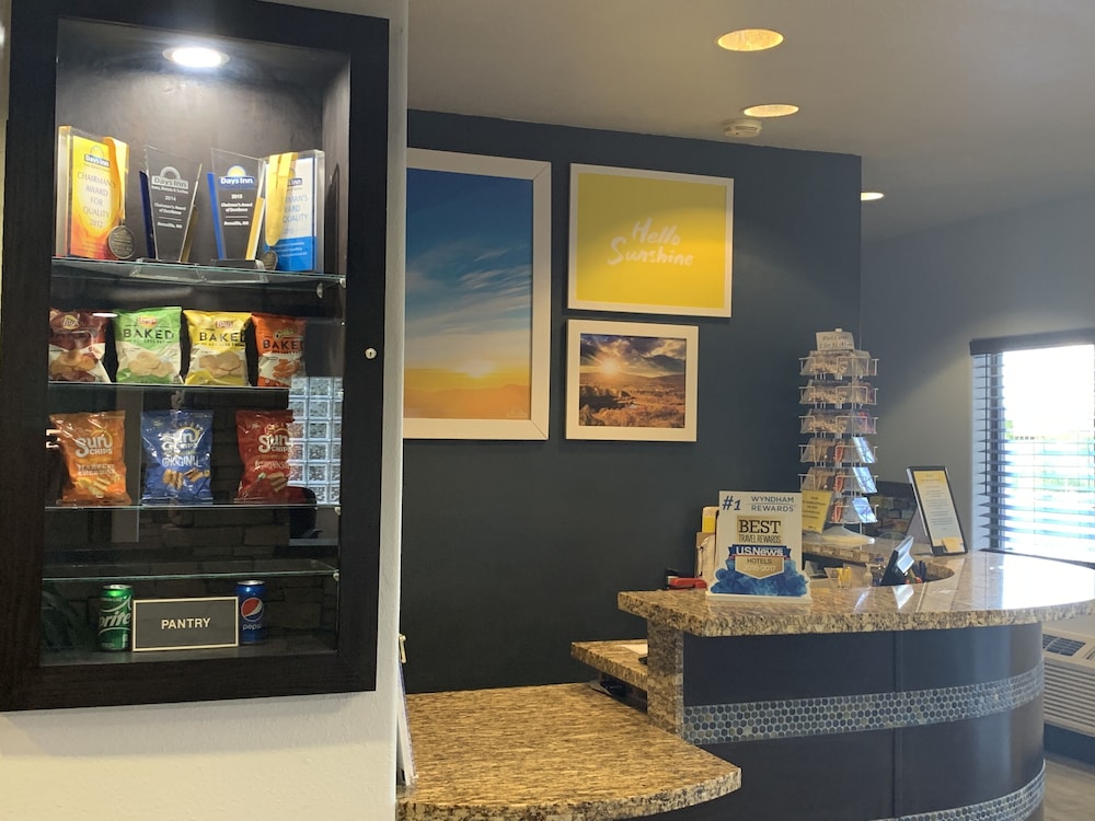 Days Inn by Wyndham Bernalillo 36/43