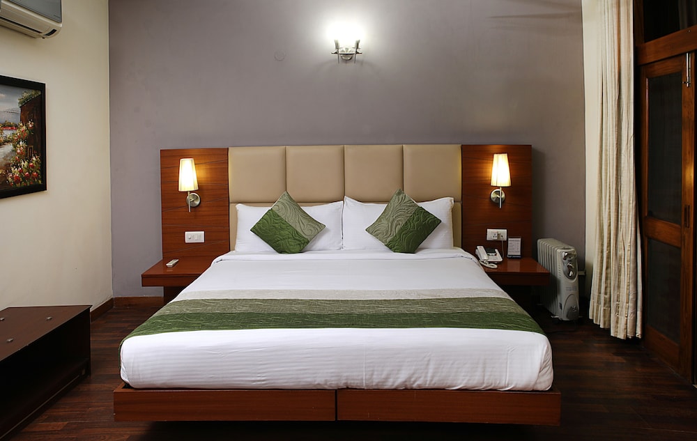 Ahuja Residency Gurgaon 21/70