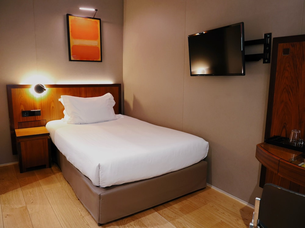 Room, Single, Double Bed