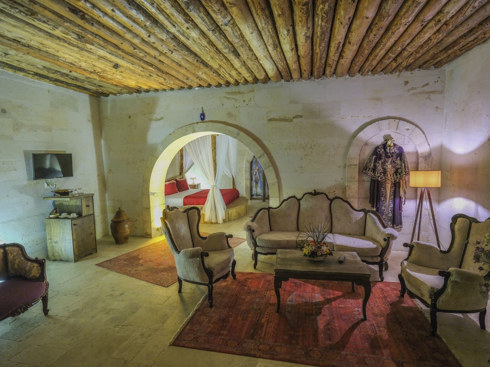 Kalsedon Cave Suites 9/28