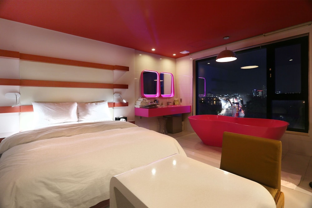 Circle Hotel Seoul 10/25