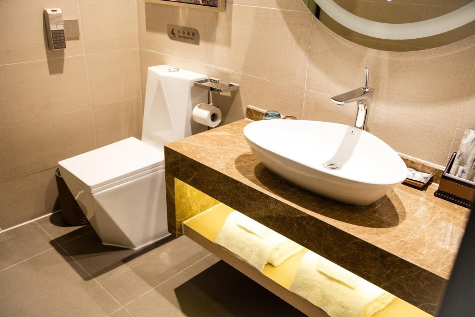 Lavande Hotels Shenzhen North Railway Station Bantian Metro Station 39/51