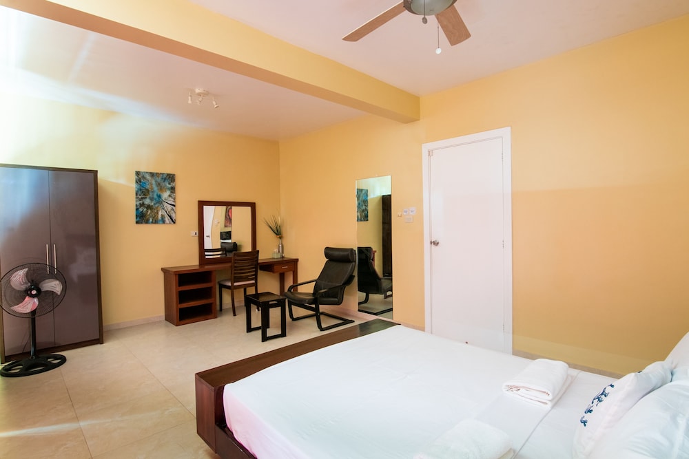 Reef Beach Resort 25/69