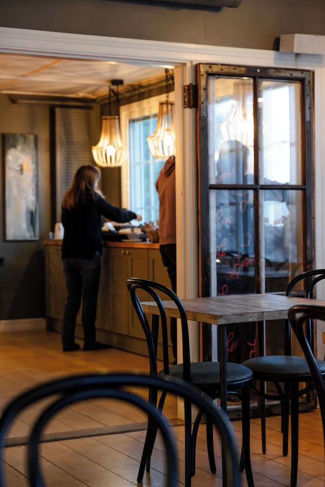 Lillan Hotel Café Butik 36/50