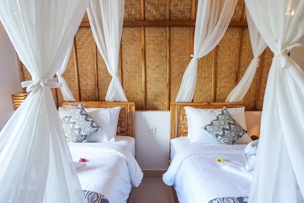 Penida Sunset Ocean View Bungalows 16/59