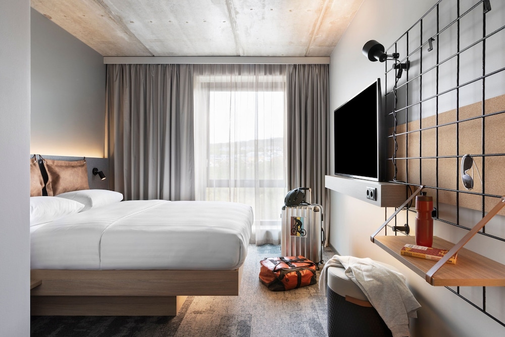 Moxy Tromso 7/48