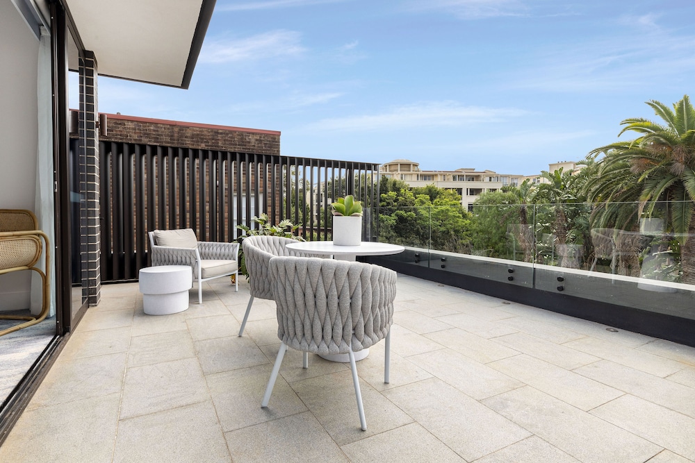 The Albert Hotel Mosman 28/50