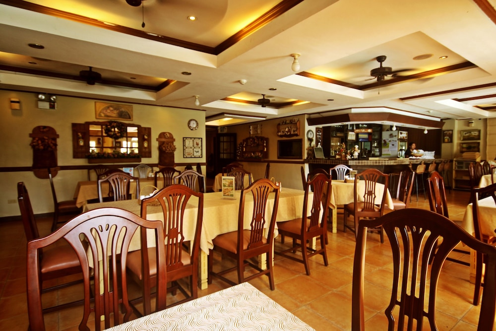 Subic Park Hotel 59/73