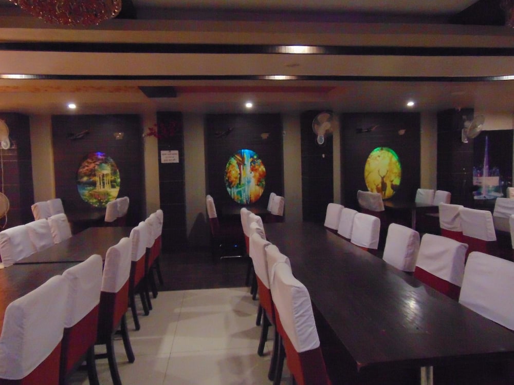 Hotel Saffron 45/50