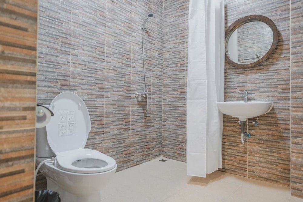 RedDoorz Plus near Soekarno Hatta Airport 2 28/30