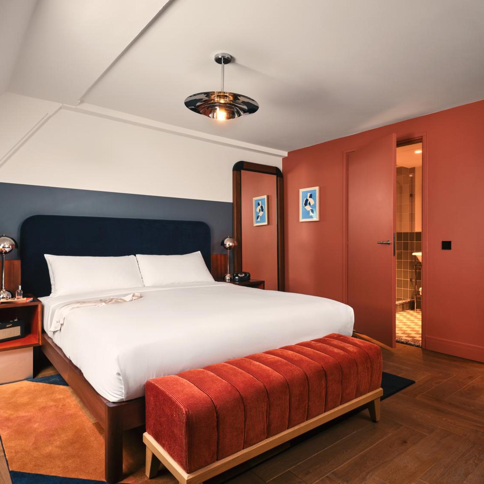 Roomy, King Bed
