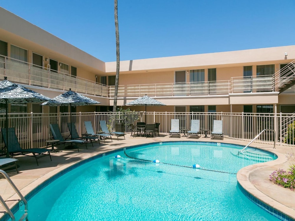 La Jolla Riviera Inn 4/45