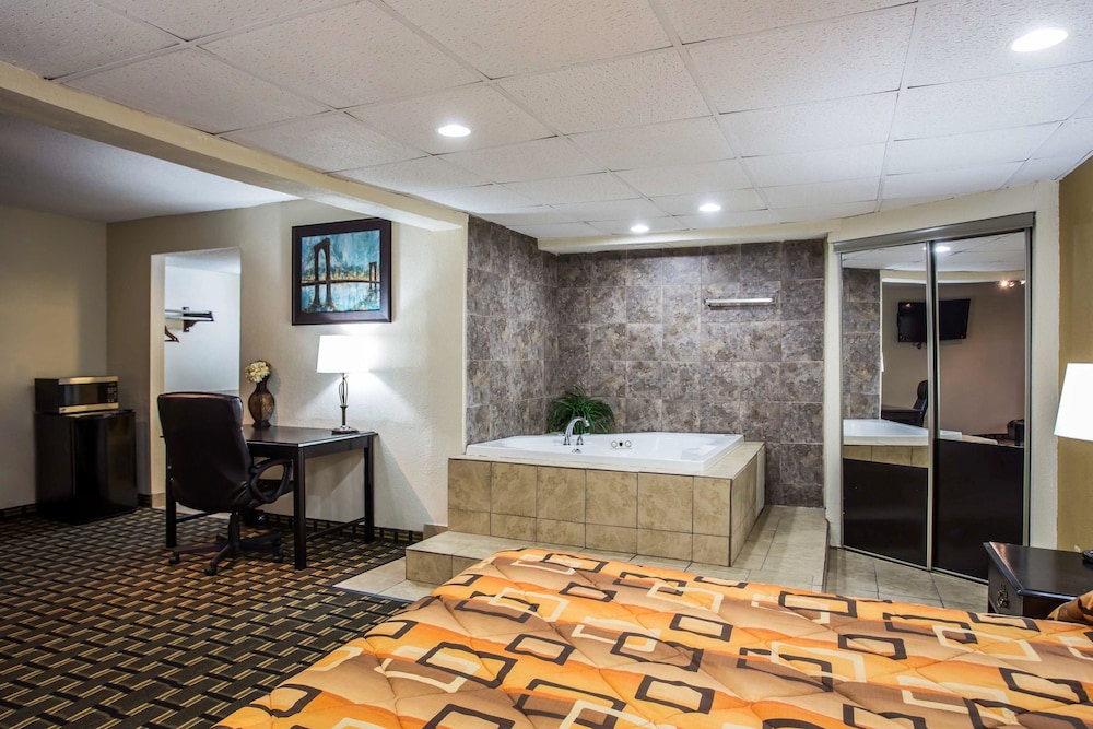 Econo Lodge Salisbury 9/49