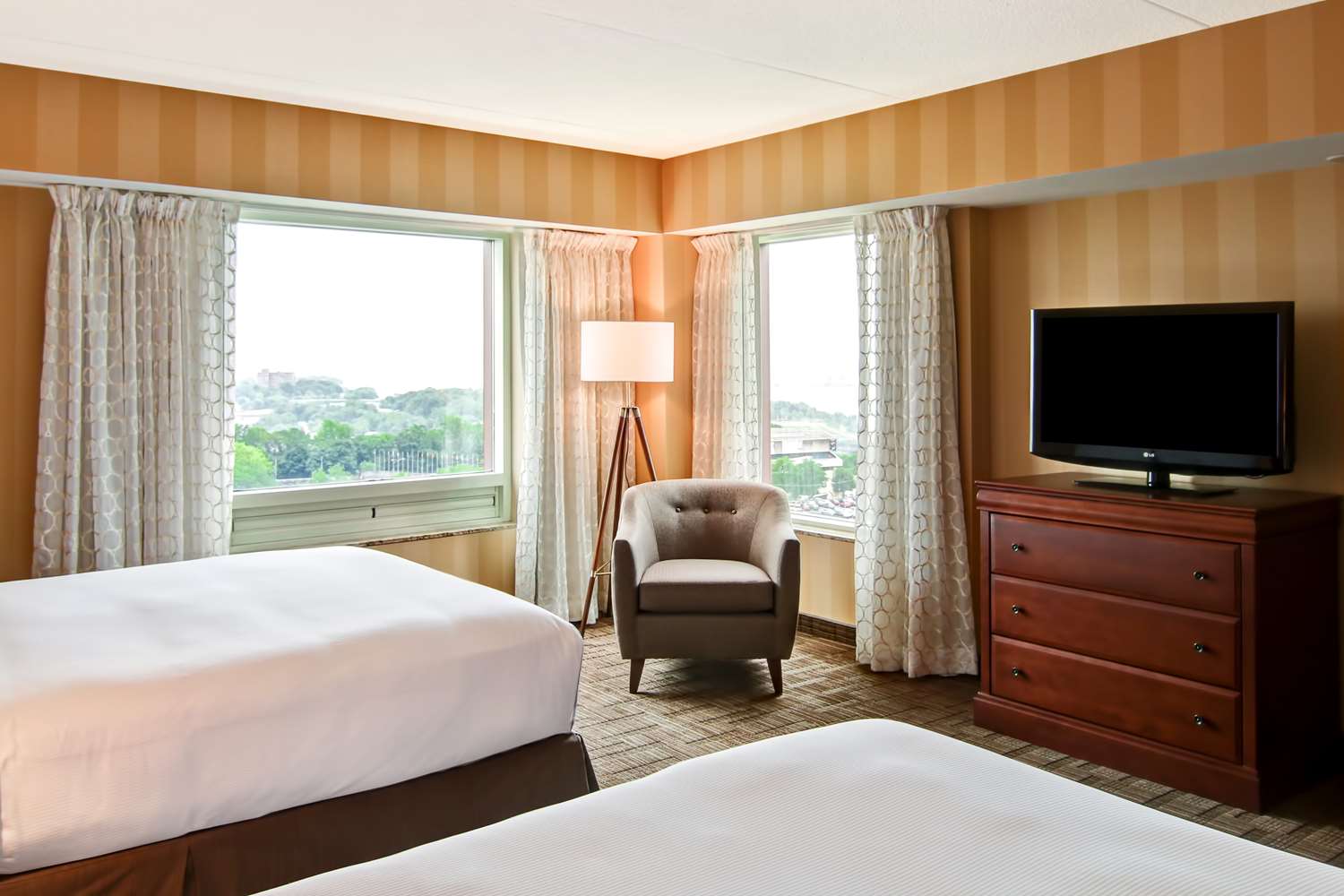 2 Rooms, Upper, Suite, 2 Queen Beds, River View