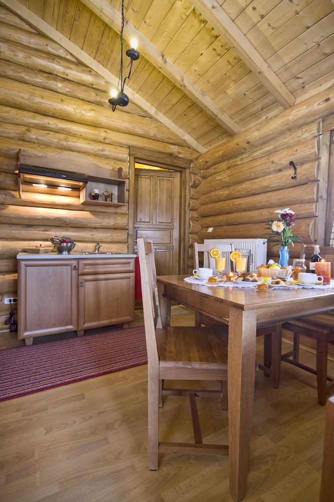 Sfendamos Wood Village 27/32