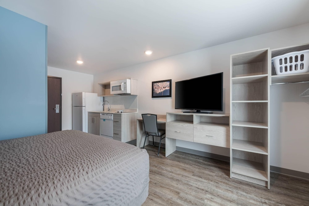 WoodSpring Suites Concord-Charlotte Speedway 12/36