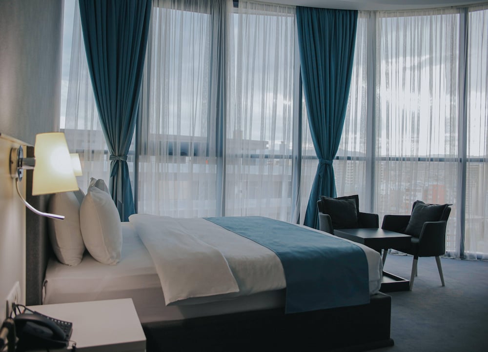 Meta Business Hotel 25/50