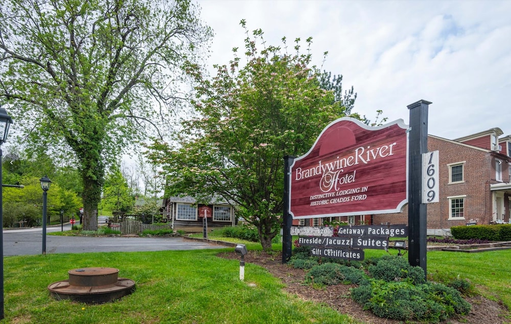 Brandywine River Hotel 33/35