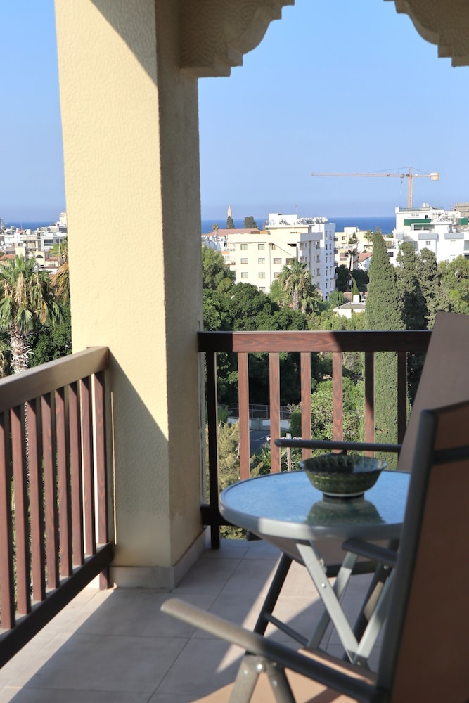 Layiotis Hotel Apartments 14/23