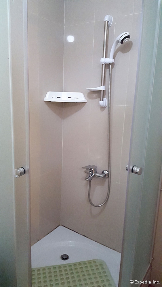 G, Studio, Queen Bed، Gardenville Hotel 2/2