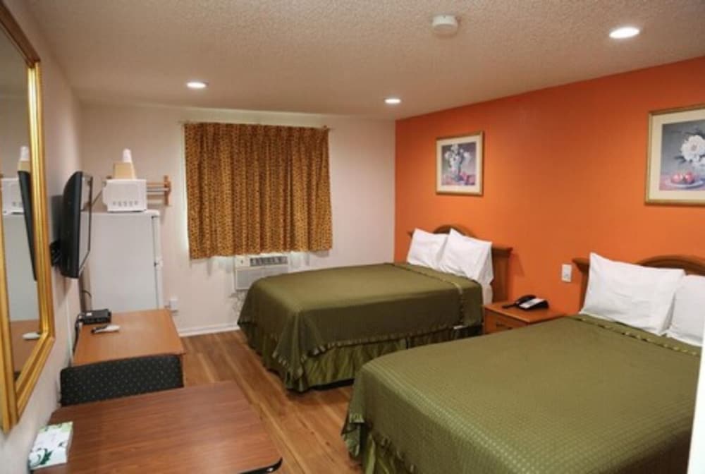 Americas Express Inn 4/22