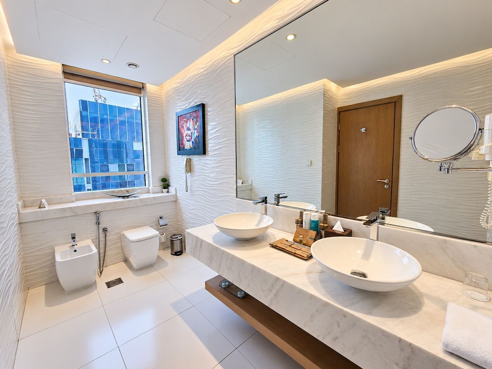 Canal Central Hotel Business Bay 45/46