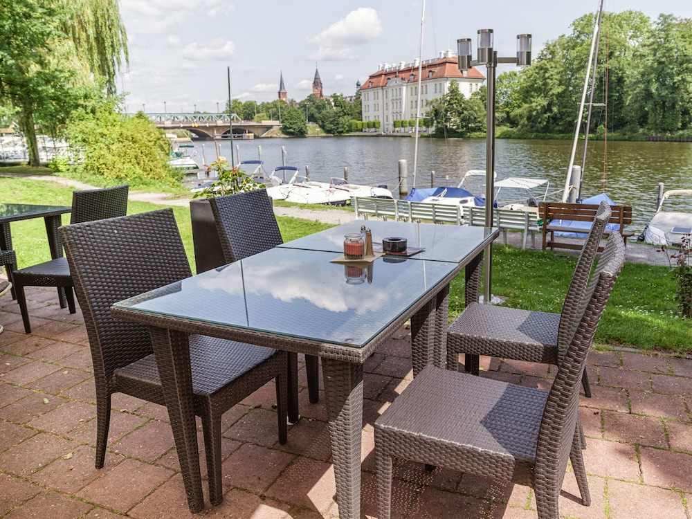 Am Schloss Kopenick By Golden Tulip Ex Best Western Hotel Am Schloss Koepenick 65/77