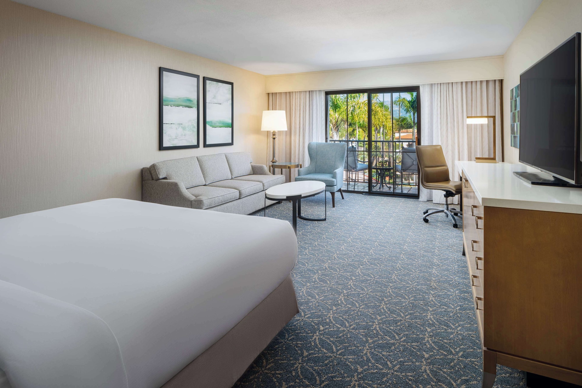 Room, King Bed, Resort View, Bathtub, Accessible