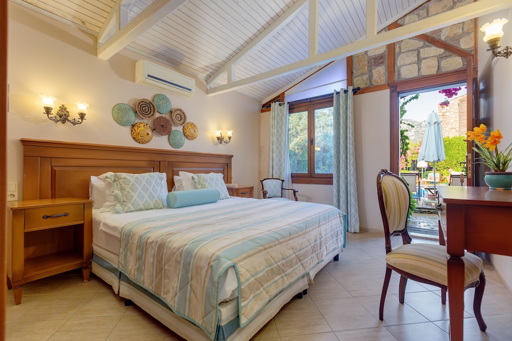 ROOM, SINGLE, DOUBLE BED