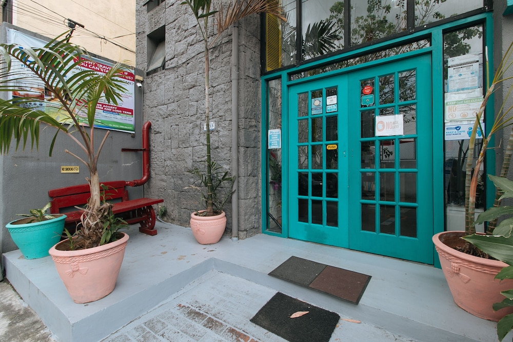 Reddoorz Plus Danlig Street Makati 10/28