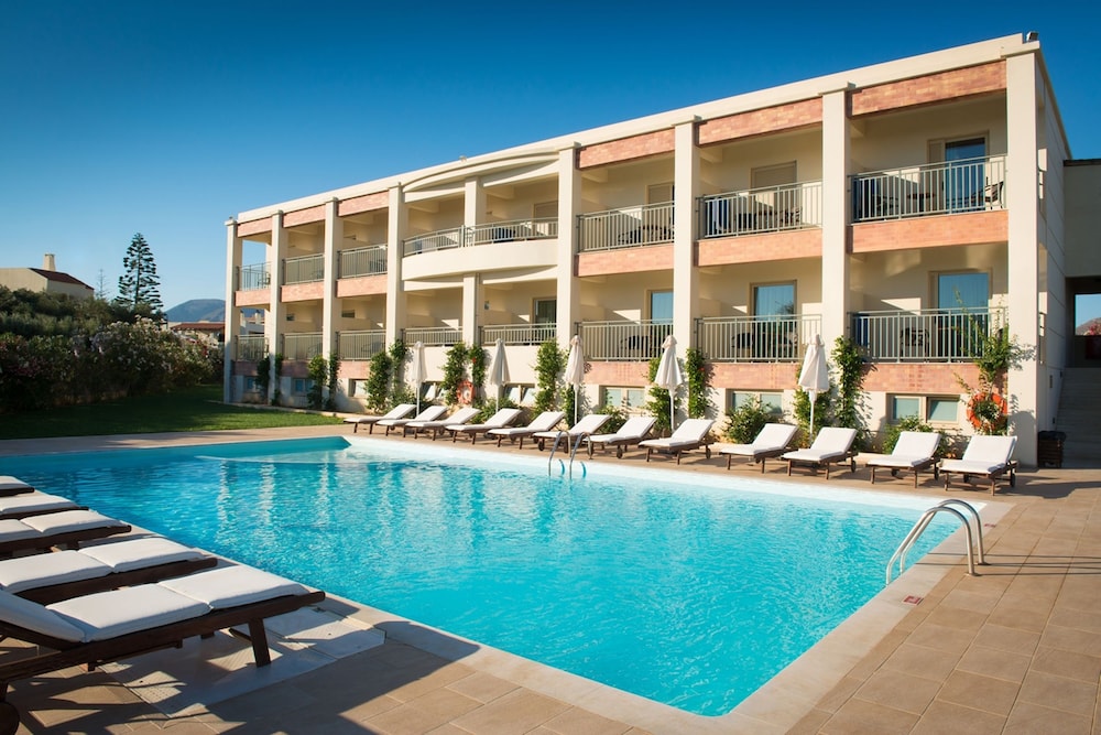 Bella Beach Hotel in HERSONISSOS