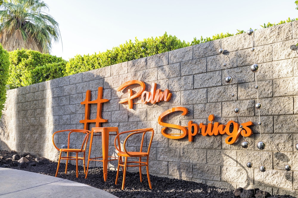The Palm Springs Hotel 47/53