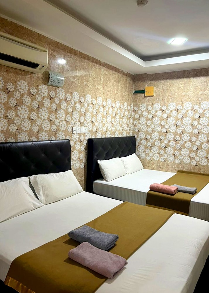 ROOM, TRIPLE