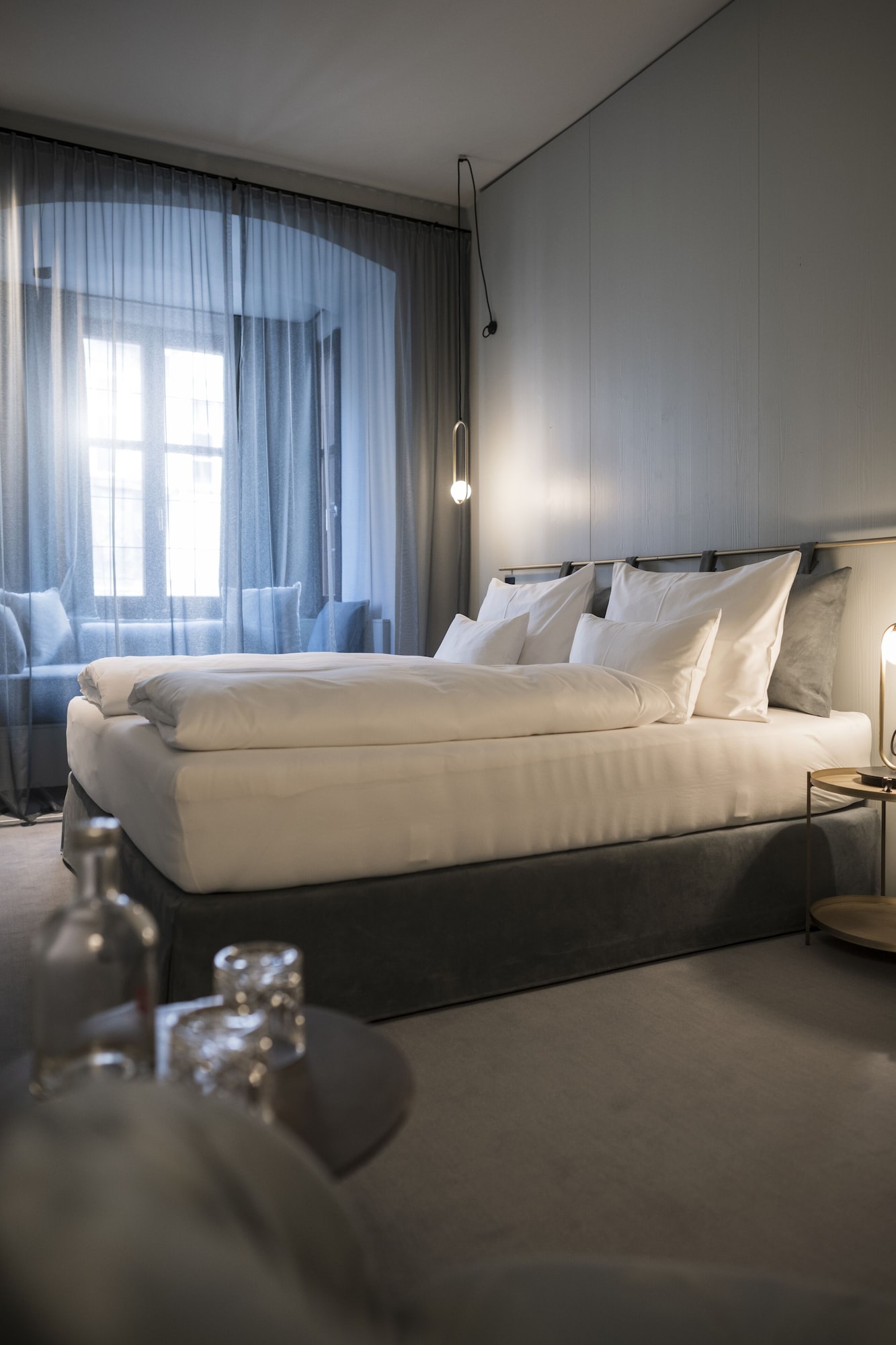 Medium, Queen Bed, Roof View