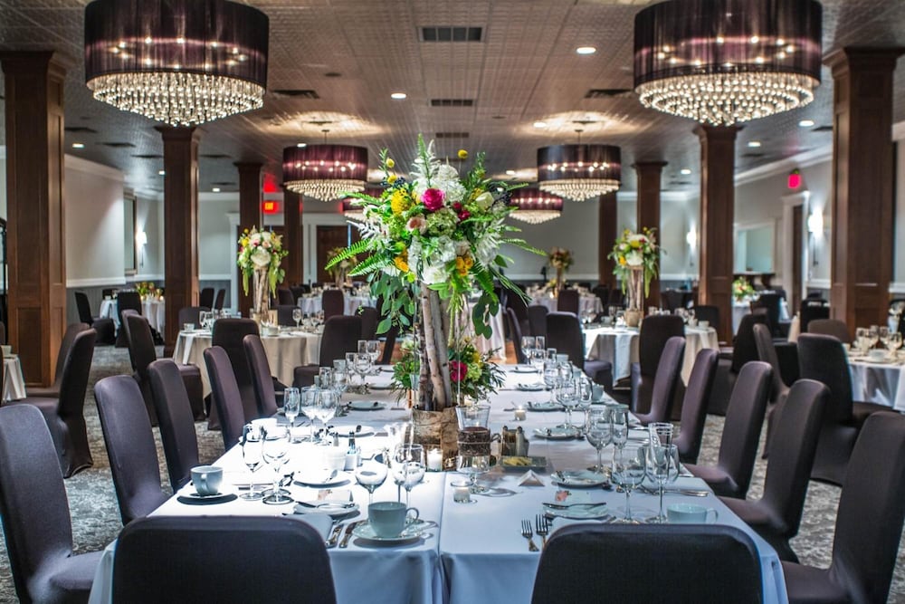 The Delafield Hotel 38/50