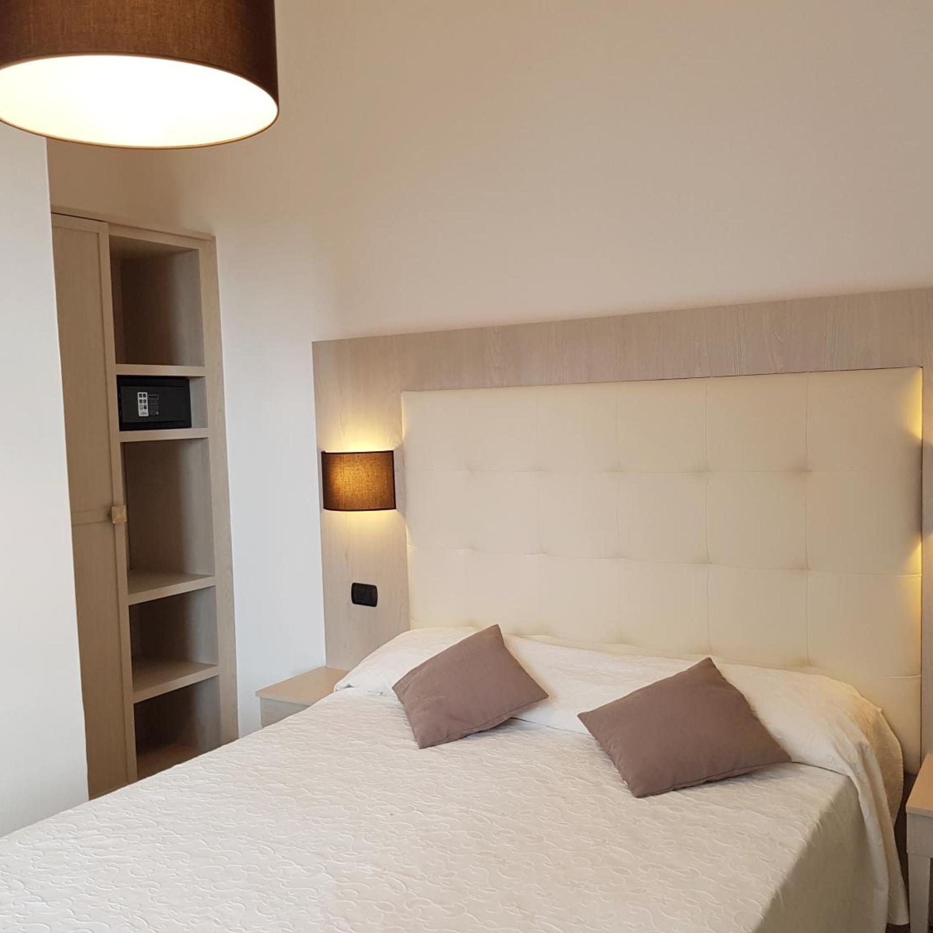 Albergo degli Amici 23/57