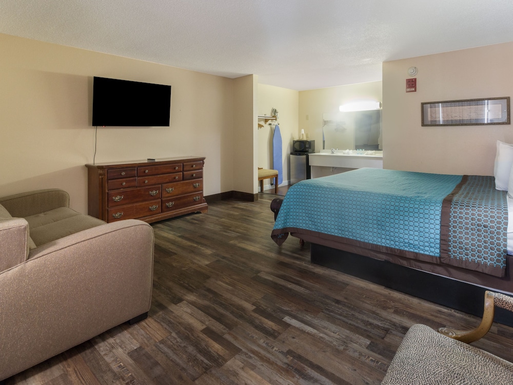 Mountain Vista Inn and Suites 26/57