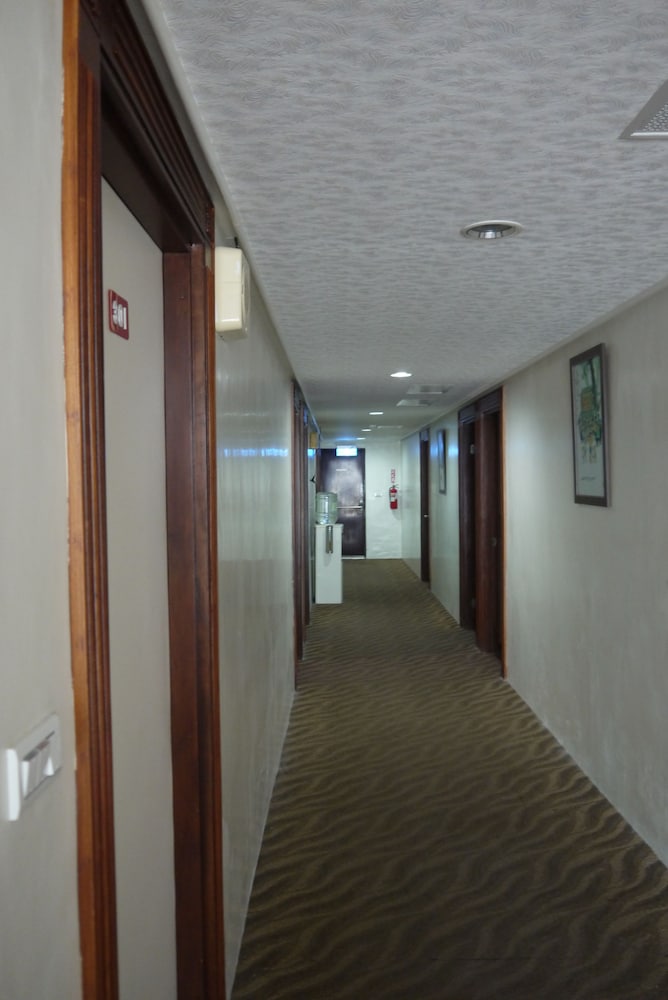King Town Hotel 48/50