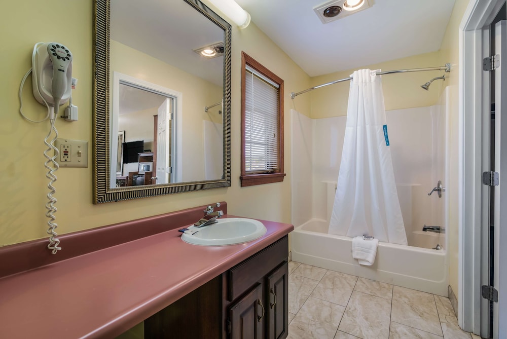 Americas Best Value Inn-Scarborough/Portland 21/38